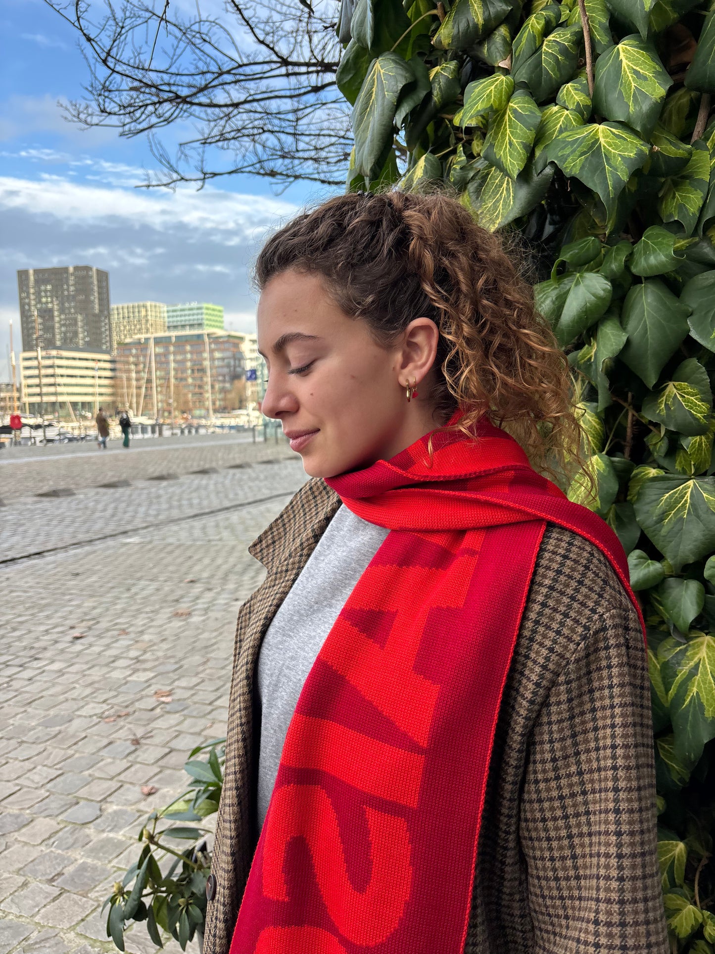 The Essentials Shawl - Red
